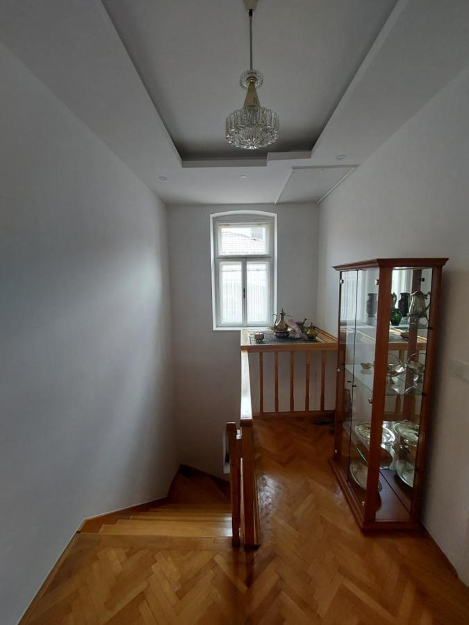 Apartment Honey Free Parking Сараево Екстериор снимка